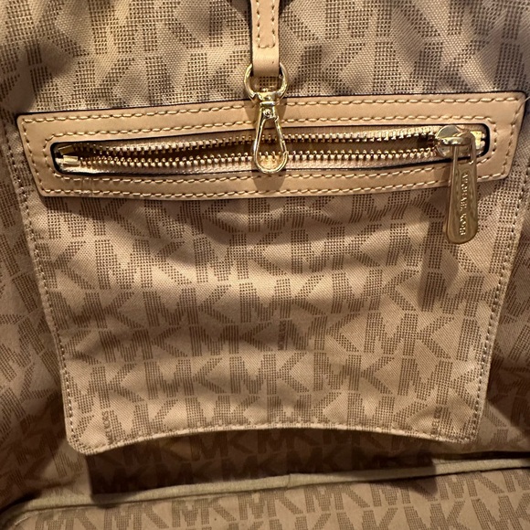 EUC MICHAEL KORS JET SET TOTE IMPECCABLE CONDITION INSIDE & OUT 19x11x7 GORGEOUS - Picture 6 of 9
